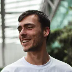 聆聽 Gianni Cerri、觀看音樂影片、閱讀小傳、查看巡演日期等！