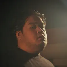 Mark Dioquino dinle, müzik videolarını izle, biyografisini oku, tur tarihlerini ve daha fazlasını gör!