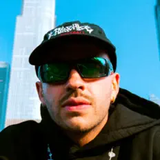 Escucha a Ferxxo Mor, mira vídeos musicales, lee la biografía, consulta fechas de giras y mucho más.