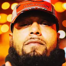 Poslechněte si interpreta Whispers, sledujte hudební videa, přečtěte si životopis, podívejte se na data turné a další informace.