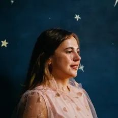 Hör dir Loving Lauren an, schau dir Musikvideos an, lies die Biografie, finde Tourdaten und mehr!