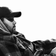 Ascolta VEGAH, guarda video musicali, leggi la biografia, vedi le date del tour & altro!