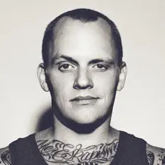 Von Dü을(를) 듣고, 뮤직 비디오를 보고, 약력을 읽고, 투어 일정 등을 확인하세요!