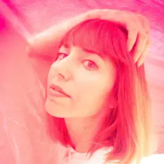 聆聽 Shannon Hurley、觀看音樂影片、閱讀小傳、查看巡演日期等！