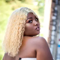 收听 Esha、观看音乐视频、阅读小传、查看巡演日期等 ！