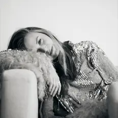 收听 Cecilia Ebba、观看音乐视频、阅读小传、查看巡演日期等 ！