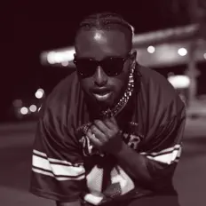 John Capri dinle, müzik videolarını izle, biyografisini oku, tur tarihlerini ve daha fazlasını gör!