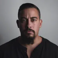 undefinedを聴いたり、ミュージックビデオを鑑賞したり、経歴やツアー日程などを確認したりしましょう!