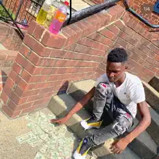 Escucha a TrapFlavaMari, mira videos musicales, lee su biografía, consulta las fechas de las gira y más.