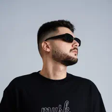 聆聽 Vini Mat、觀看音樂影片、閱讀小傳、查看巡演日期等！