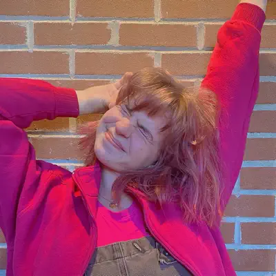 Listen to winni, watch music videos, read bio, see tour dates & more!