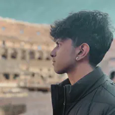 聆聽 Raykan、觀看音樂影片、閱讀小傳、查看巡演日期等！