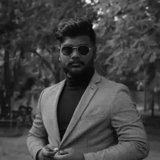 Edison E을(를) 듣고, 뮤직 비디오를 보고, 약력을 읽고, 투어 일정 등을 확인하세요!