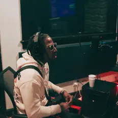 聆聽 Jyesiii、觀看音樂影片、閱讀小傳、查看巡演日期等！