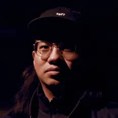 收听 PJAY、观看音乐视频、阅读小传、查看巡演日期等 ！