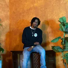 Posłuchaj wykonawcy Omayga, obejrzyj teledyski, przeczytaj biografię, zobacz daty tras koncertowych i nie tylko!