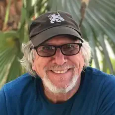 收听 Desert Drama Club、观看音乐视频、阅读小传、查看巡演日期等 ！