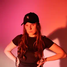 收听 offnysvet、观看音乐视频、阅读小传、查看巡演日期等 ！