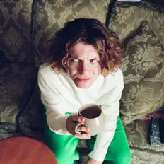 Listen to Frankie Beetlestone, watch music videos, read bio, see tour dates & more!