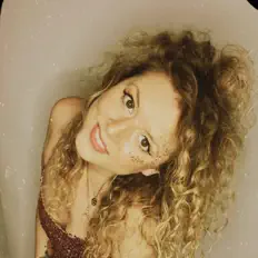 Alice Jayneを聴いたり、ミュージックビデオを鑑賞したり、経歴やツアー日程などを確認したりしましょう！