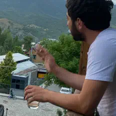Escucha a Semad, mira vídeos musicales, lee la biografía, consulta fechas de giras y mucho más.