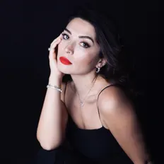 收听 Ulviyya Kazimova、观看音乐视频、阅读小传、查看巡演日期等 ！