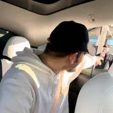 Poslechněte si interpreta Arij502, sledujte hudební videa, přečtěte si životopis, podívejte se na data turné a další informace.