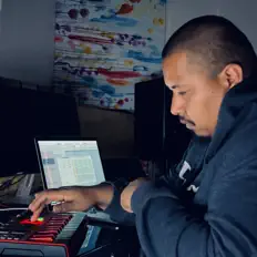 Ascolta JuanBeatz, guarda video musicali, leggi la biografia, vedi le date del tour & altro!
