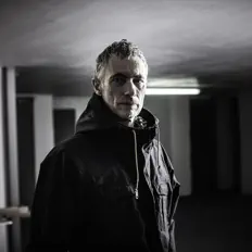 Ascolta Marc Sens, guarda video musicali, leggi la biografia, vedi le date del tour & altro!