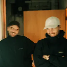 Luister naar SOBSTORY, bekijk muziekvideo's, lees de bio, bekijk de tourdata, en meer!