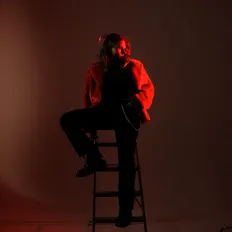 Ouça Linus and the Moon, assista a videoclipes, leia a biografia, veja as datas das turnês e mais!