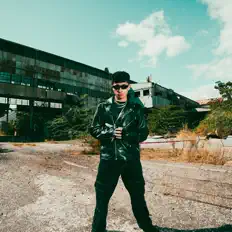聆聽 Cavvier、觀看音樂影片、閱讀小傳、查看巡演日期等！