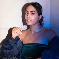 Ouça Corrine Malachi, assista a videoclipes, leia a biografia, veja as datas das turnês e mais!