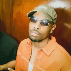 Ouve Tony Snow CEO, vê vídeos de música, lê a biografia, vê as datas da digressão e muito mais!