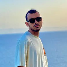 Hör dir Euterson an, schau dir Musikvideos an, lies die Biografie, finde Tourdaten und mehr!