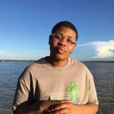 Biq Junior dinle, müzik videolarını izle, biyografisini oku, tur tarihlerini ve daha fazlasını gör!