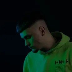Dengarkan Ayoherzzz, tonton video musik, baca bio, lihat tanggal tur & lainnya!