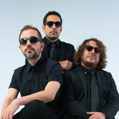 Listen to El Pençe Divan, watch music videos, read bio, see tour dates & more!