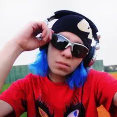 RomancePlanetを聴いたり、ミュージックビデオを鑑賞したり、経歴やツアー日程などを確認したりしましょう！