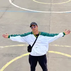 Dengarkan Tomás, tonton video musik, baca bio, lihat tanggal tur & lainnya!