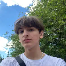 Poslechněte si interpreta paradontaz, sledujte hudební videa, přečtěte si životopis, podívejte se na data turné a další informace.