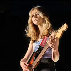 Hör dir Cora Harkin an, schau dir Musikvideos an, lies die Biografie, finde Tourdaten und mehr!