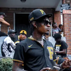 Escucha a YSL Mondo, mira vídeos musicales, lee la biografía, consulta fechas de giras y mucho más.