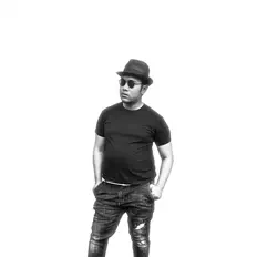 收听 Hafiz Ishak、观看音乐视频、阅读小传、查看巡演日期等 ！