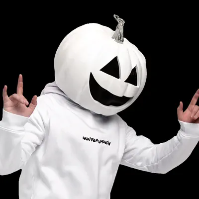 Listen to Whitepumpkin, watch music videos, read bio, see tour dates & more!