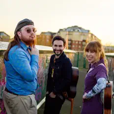 Luister naar Frenzy, bekijk muziekvideo's, lees de bio, bekijk de tourdata, en meer!