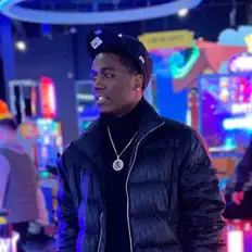 Ascolta So'Icey Burr, guarda video musicali, leggi la biografia, vedi le date del tour & altro!