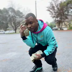 Escucha a Famo Litt, mira videos musicales, lee su biografía, consulta las fechas de las gira y más.