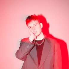 Ouça PRETTY WAKE, assista a videoclipes, leia a biografia, veja as datas das turnês e mais!