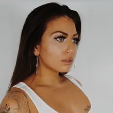 Corey Tessを聴いたり、ミュージックビデオを鑑賞したり、経歴やツアー日程などを確認したりしましょう！